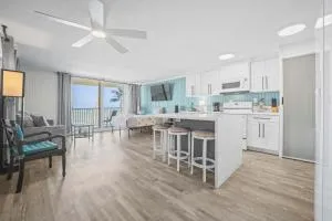 Beautiful Beachfront Condo - Punaluu