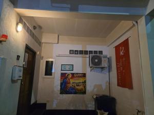 Sunny Family room 8