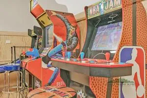 The Rad Shack - 伊丘卡