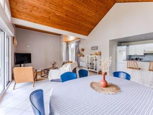 Villa avec piscine privée, jardin clôturé et WIFI à Biscarrosse - Idéale pour 6 personnes - FR-1-521-192