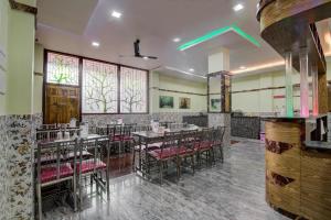 Hotel O V Knot Residency