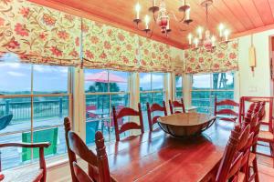 Ocean Ave Seaside Cottage