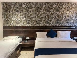 Hotel Shirdi Park Inn 80 Meters From Sai Samadhi Temple