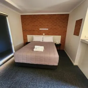 Sun River Resort Motel - Mungo