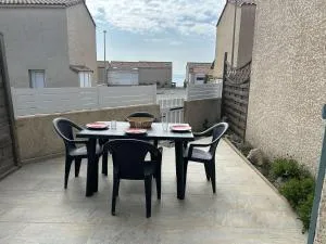 Maison 2 pièces mezzanine à Saint Pierre la Mer, terrasse et parking privé - FR-1-229D-154 - 弗勒里