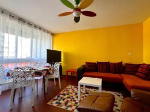 Saint-Cyprien T2, Proche Port, Parking Privé - FR-1-309-500