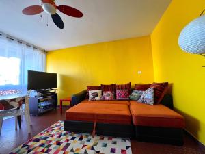 Saint-Cyprien T2, Proche Port, Parking Privé - FR-1-309-500