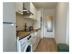 Appartement rénové à Juan les Pins avec parking - FR-1-252-198