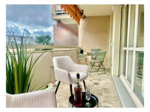 Appartement rénové à Juan les Pins avec parking - FR-1-252-198