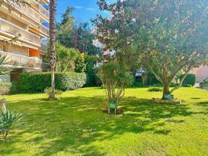 Appartement rénové à Juan les Pins avec parking - FR-1-252-198