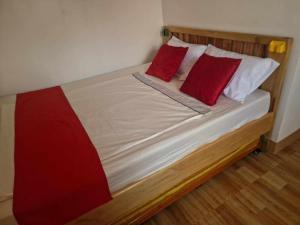 New, fully-furnished apartment 2mins from airport