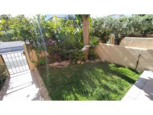 Casa pareada con piscina en la Costa Dorada