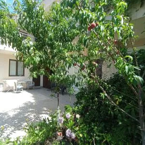 Апартамент-студия рядом с фонтаном! - Podmaine