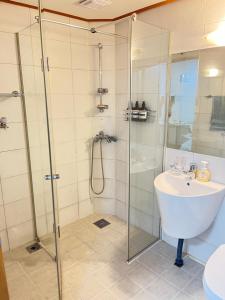 홍대입구역과 연결된 아늑한숙소