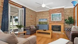 Loch Lomond Lodge - Yerrinbool