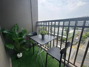 Beach Haven Condo in MOAs Shore Resort near Okada City of Dreams Solaire