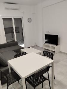 Artemis Beach Holiday Nest 2