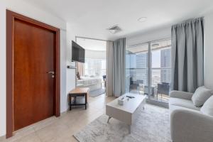 Cozy, Compact, Equipped Studio, 8 Mins From Metro