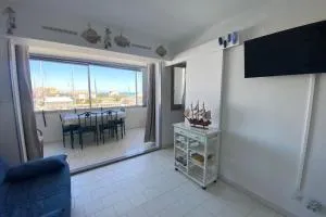 Softness of the shore on the port side - 弗龙蒂尼昂