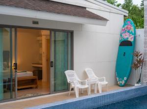 3Elegant 4BR Villa with Pool