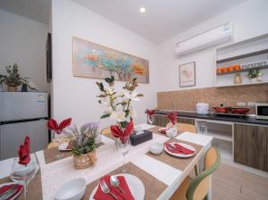 3Elegant 4BR Villa with Pool