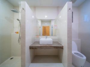 3Elegant 4BR Villa with Pool