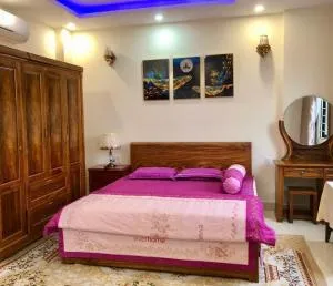 The Family House - Thôn Lại Thê