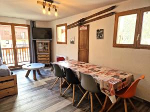 Les Chalets Darrondaz - 4 pièces 68 personnes 48m² MAE-2902
