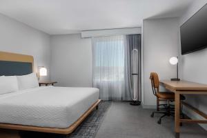 King Studio with Sofa Bed room in Homewood Suites by Hilton Newport Cincinnati