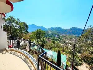 Hotel Sapphire Inn BHIMTAL Near Kaichi Dham - Wifi - Best Hotel in Nainital with Excellent Hospitality - بهيمتال