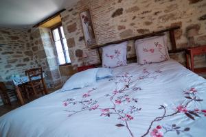 B&B / Chambres d'hotes Ecuries de Saint Maurice- Maison d'hotes de Gondou : photos des chambres