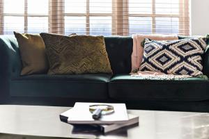 Charming 3BR Flat with Ensuite Master and Balcony