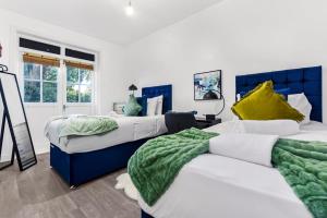 Charming 3BR Flat with Ensuite Master and Balcony