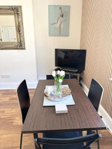 The Bournemouth Hideaway - Beautiful Central flat - 10 mins walk to beach - Brought to you by Coastline Retreats