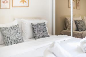 Lycabettus View Top Floor 2BdApt