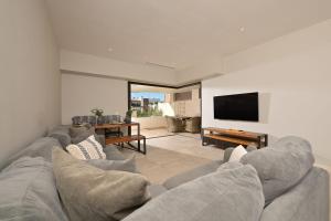 3-bed apartment in La Cala Private Pool Heated Pools & Beach Walks