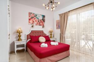 Chrysa Traditional Family House