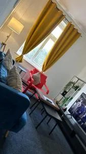 Newly Refurbished 2Bed In Oldham - Lees