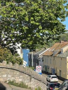 Ringmore Cottage - Salcombe - View over estuary