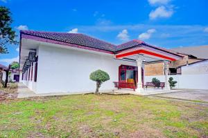 Hotel O Krakatau Near Universitas Muhammadiya Sumatra Utara ( UMSU )