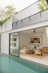 Tree Oclock Pool Villa - Phuket