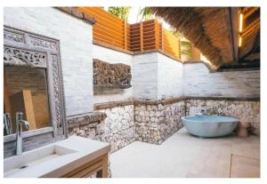 Unique tropical high class Oasis-Cook Driver Staff