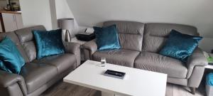 Luxury Penthouse - Balconies & Stunning Sea Views