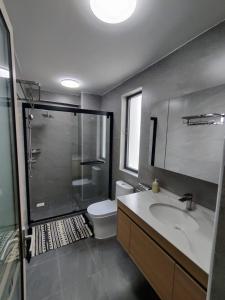 luxury elegant furnished three bedroom apartment with children playing ground,swimming pool relaxing rooftop with amazing city views, ample parking space and proximity to major shopping malls