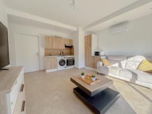 Centrale climatisée deux chambres terrasse parking, saint raphael