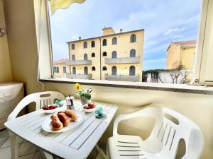 Mono Rosina, aria condizionata e balcone a soli 50 metri dal mare! by Alfareal