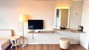 Ayothaya Riverside Hotel