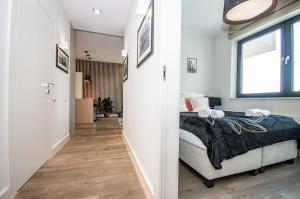 InPoint 2-rooms Apartment with bath, balcony, parking and City View - Wawel Castle