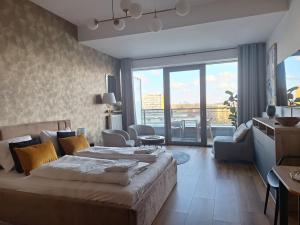 Modern Apartments with Swimming Pool in Hanza Tower by Noclegi Renters