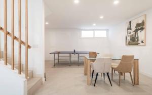 Seaview house with rooftop pool, game room, parking REMS